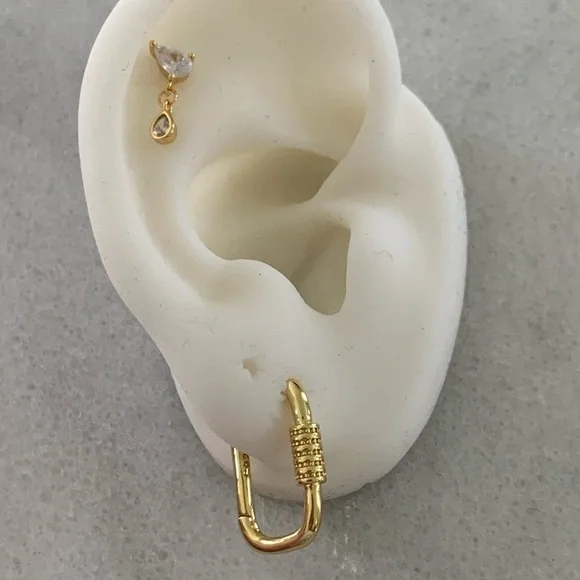 Gold Oval Hoop Chunky Earrings Brand New - Picture 3 of 3